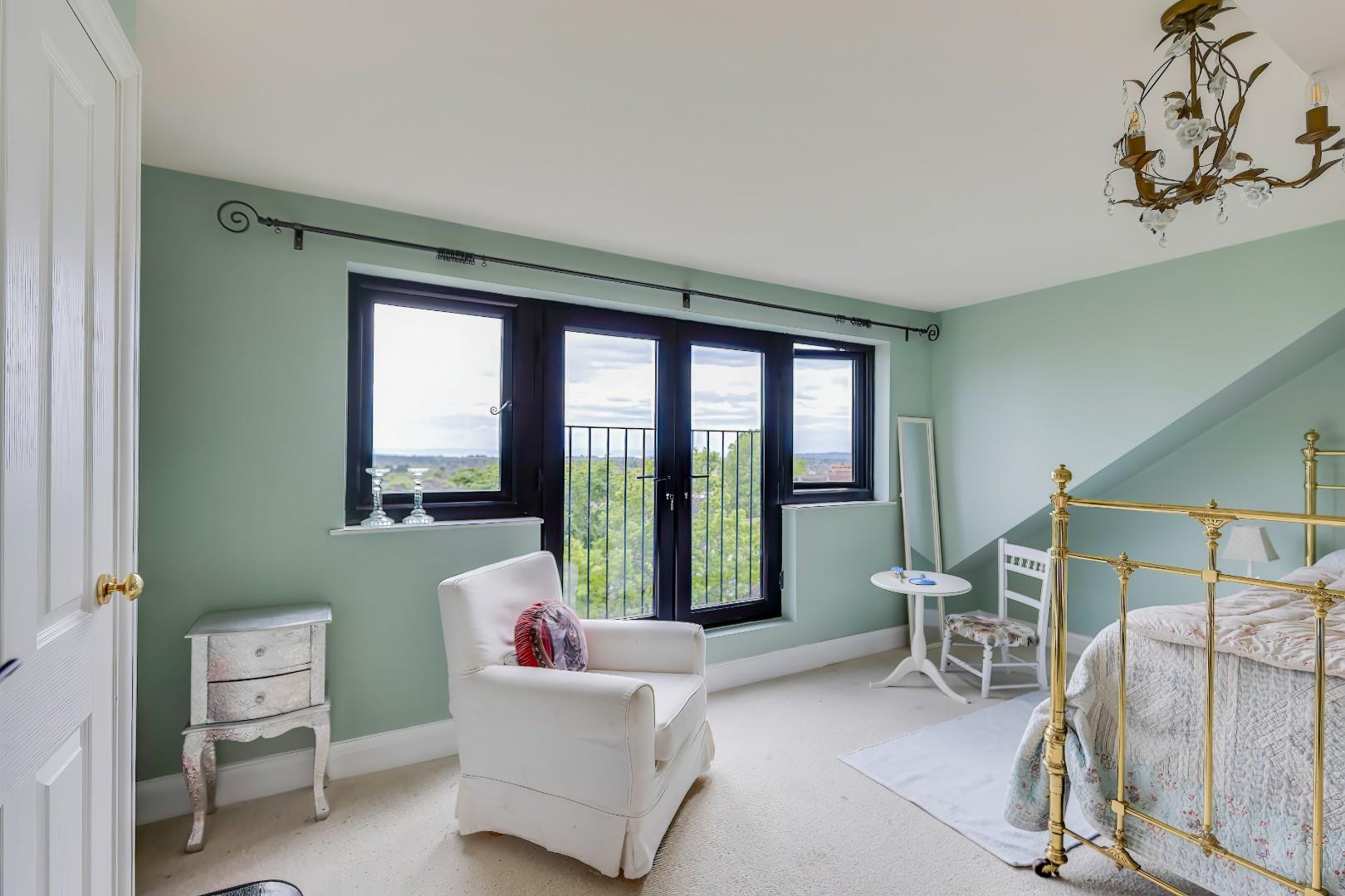 8 Church Place South, Penarth, CF64 1BA